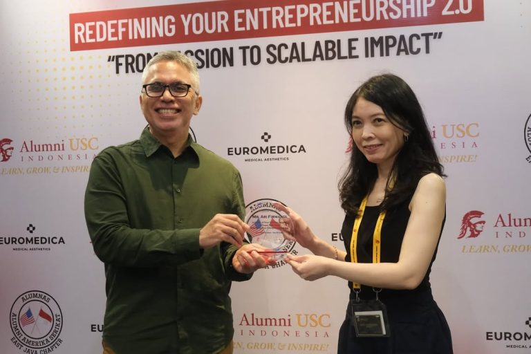 A huge thank you to everyone who joined the Trojan Talk Series with Ari Firmandi, Director at Ernst & Young. Together, we explored bold ideas, broke boundaries, and challenged the traditional paths to success. (3)